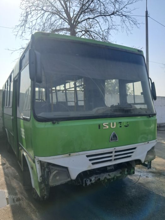 Isuzu avtobus. Исузи автобус срочно сотилади 2009 йил.