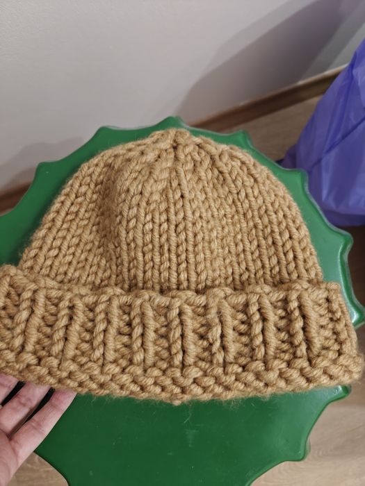 Бежово /светло кафява плетена шапка