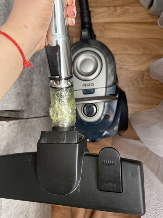Продам Пылесос ARG