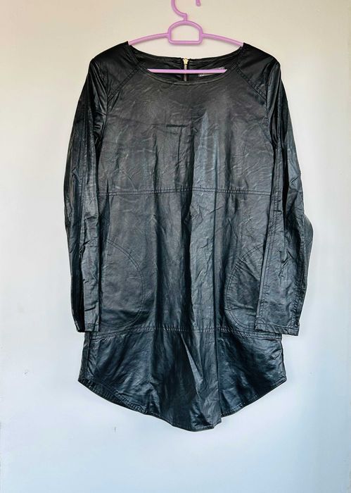 Елегантни рокли-ежедневни и делови.