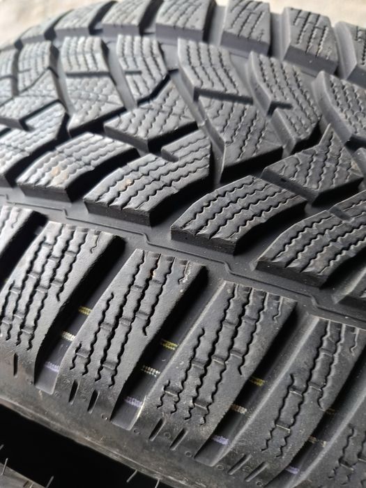 Зимни гуми -16цола -225/55-1бр -70лв."DUNLOP"-като нови