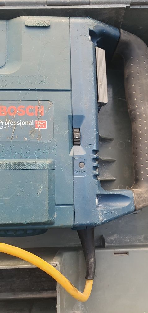 Picamer/ciocan demolator Bosch GSH 11E