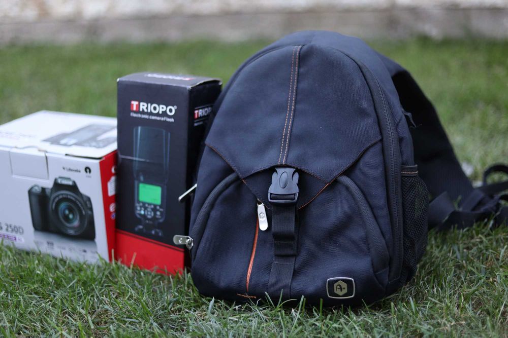 Canon 250D + китов обектив + светкавица