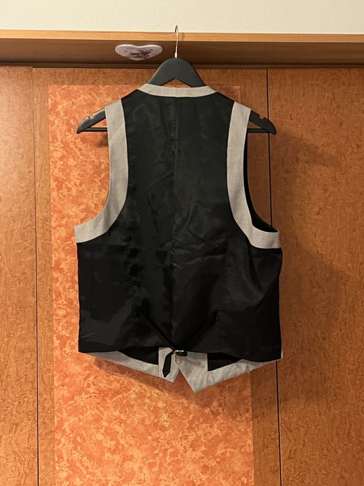 Vesta barbati costum