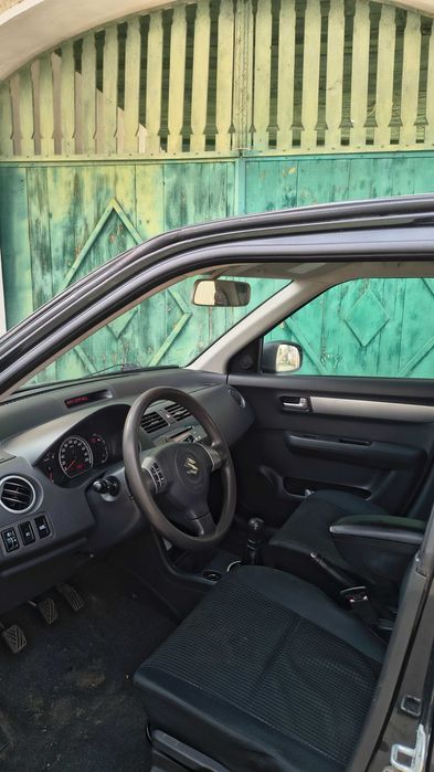 Suzuki Swift 1.3i