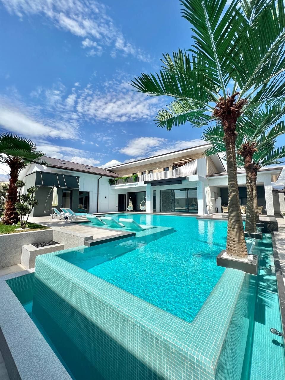 Diamond villa premium gold