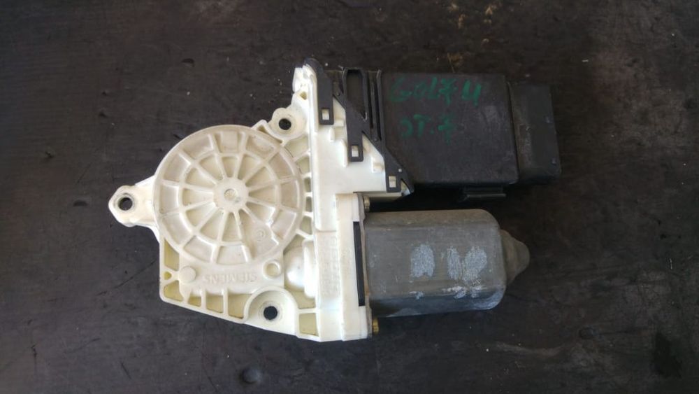 motoras macara geam stanga fata  vw golf 4 101387-102