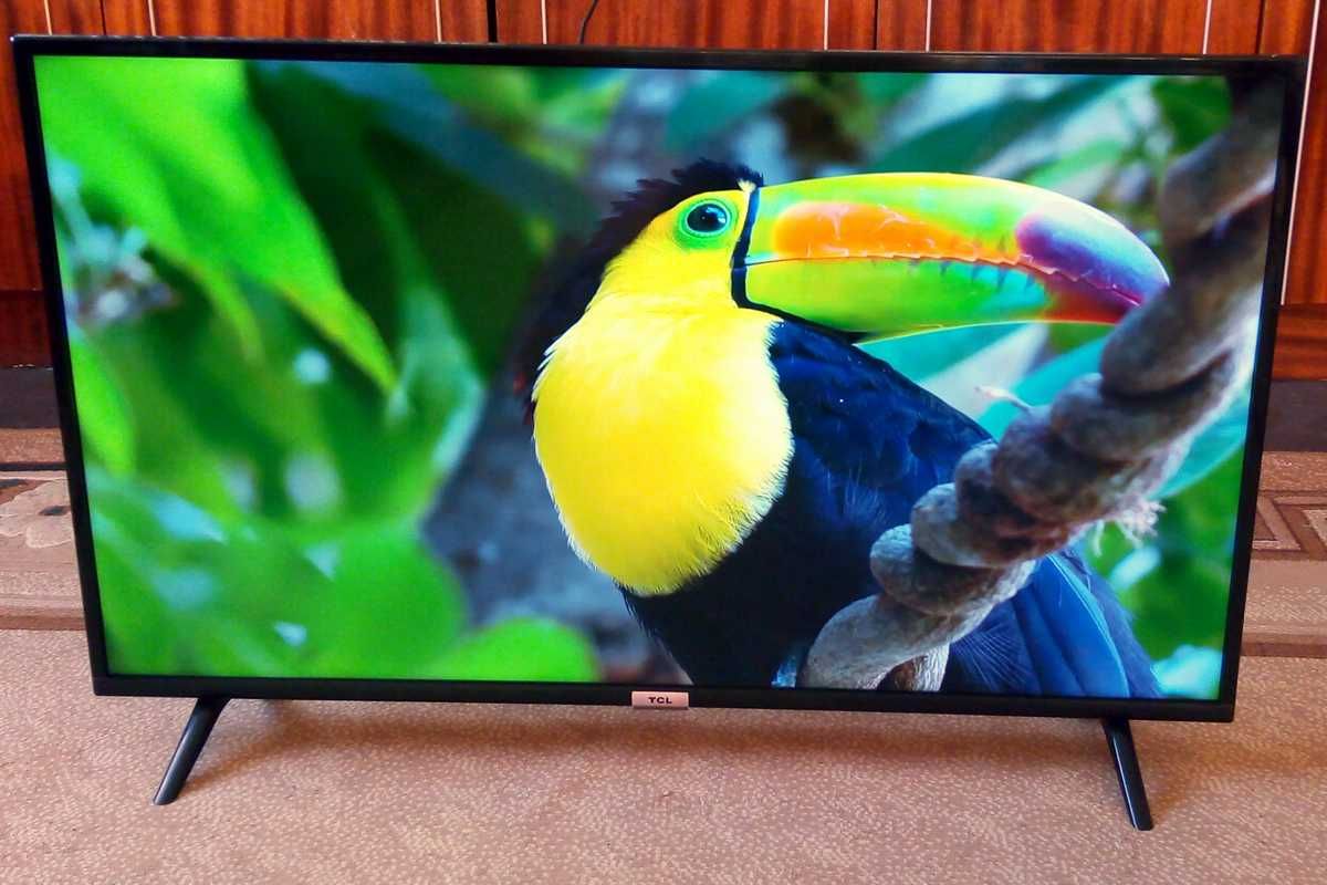 SmartTV марки TCL 40" 102см Wi-Fi YouTube Rutube Фильмы и пр В ИДЕАЛЕ
