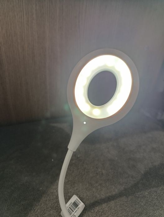 Vând lampa flexibila  led