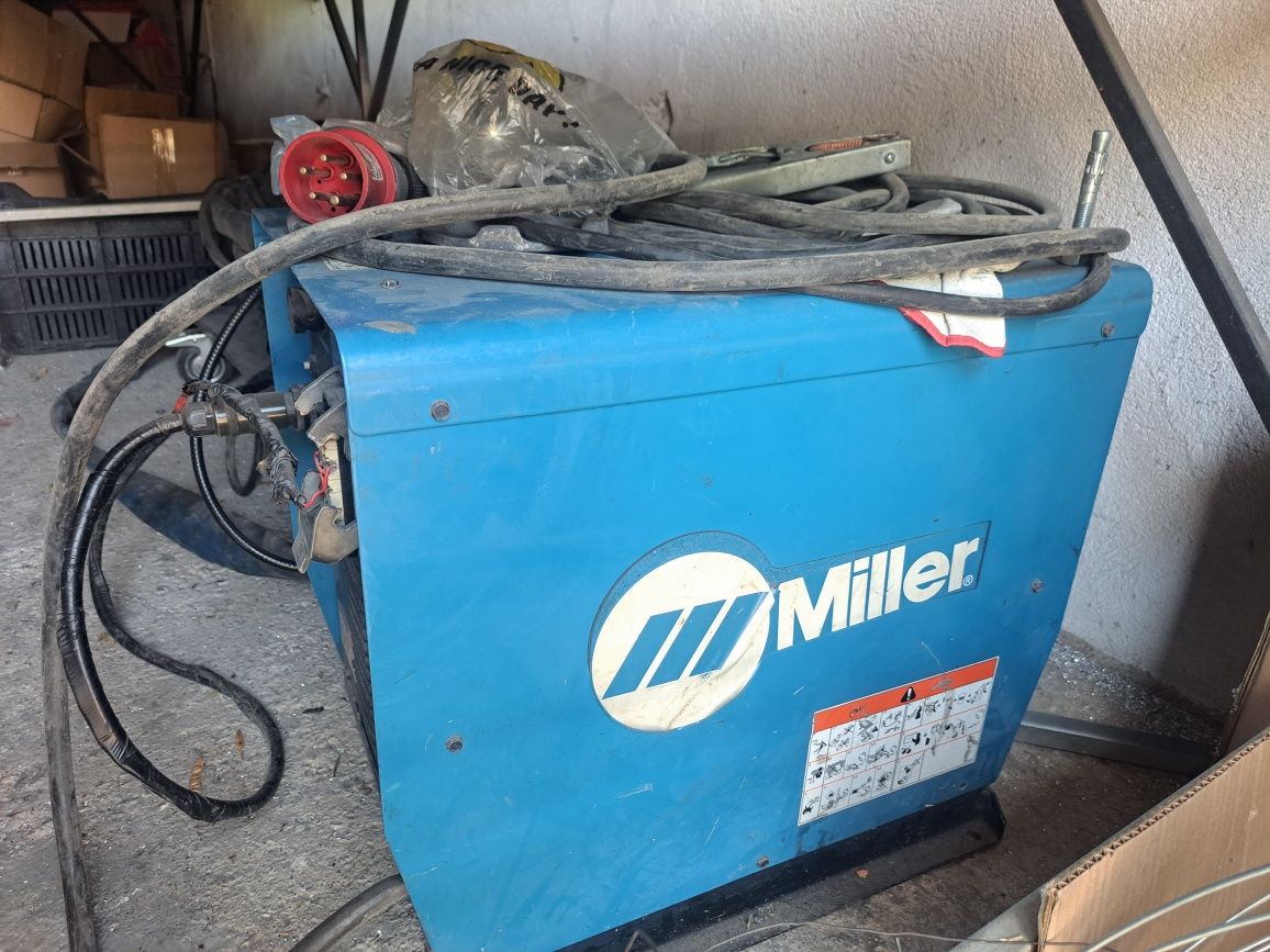 Професионален заваръчен апарат Miller