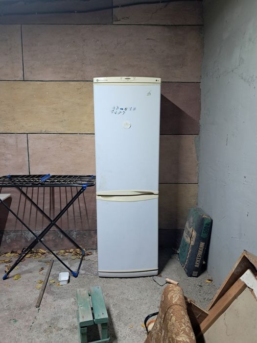 Холодильник LG б/у 2х камерный