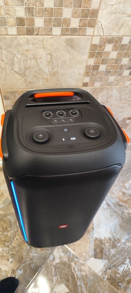 Vând jbl partybox 710