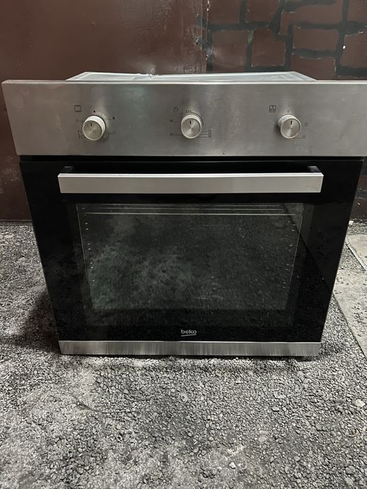 Cuptor pe gaz incorporabil Beko