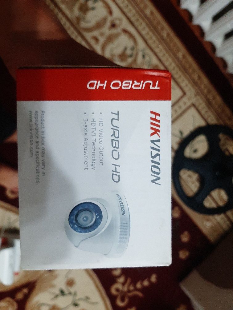 Камеры HIKVISION 4 штук в хорошем состоянии 

COLOR CAMERA

Model: DS-