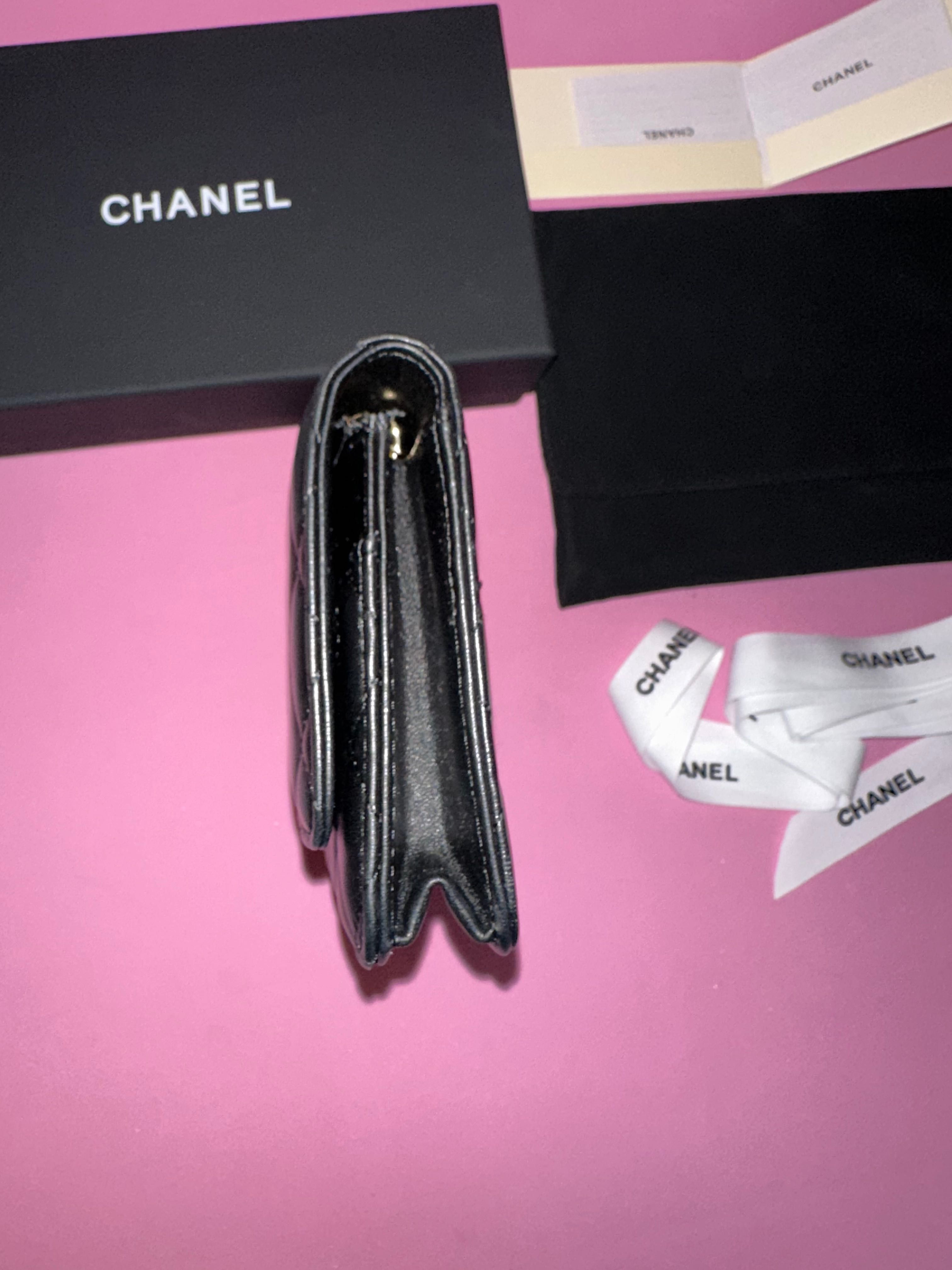 Дамска Чанта Chanel classic wallet on chain