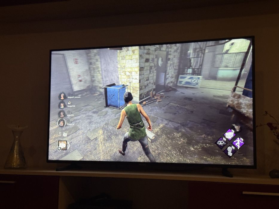 Sony playstation 4 pro folosit doua controllere