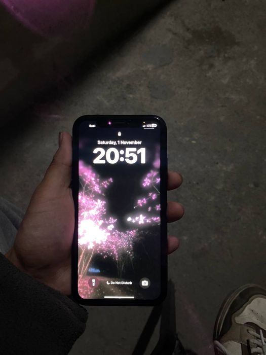 Iphone xr Rangi qora