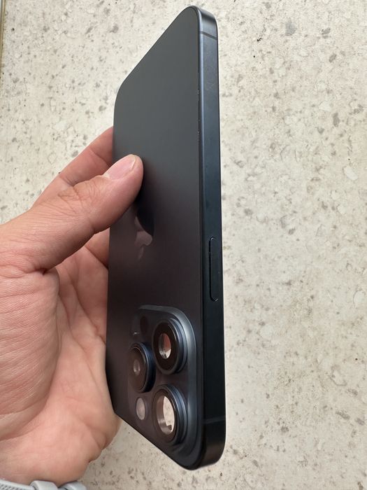 Carcasa iPhone 15 Pro Blue Titan, cu flex-uri, ca noua