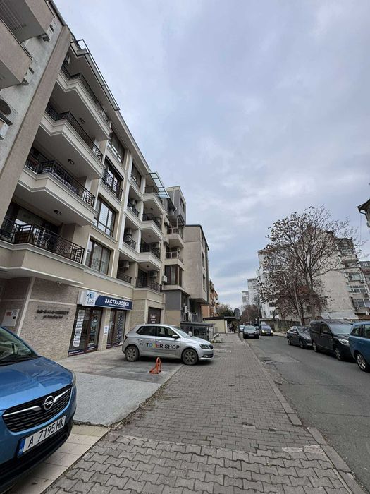 Продава се Офис в Бургас, Лазур - 30 кв.м за 1834 €/кв.м - Снимка #1