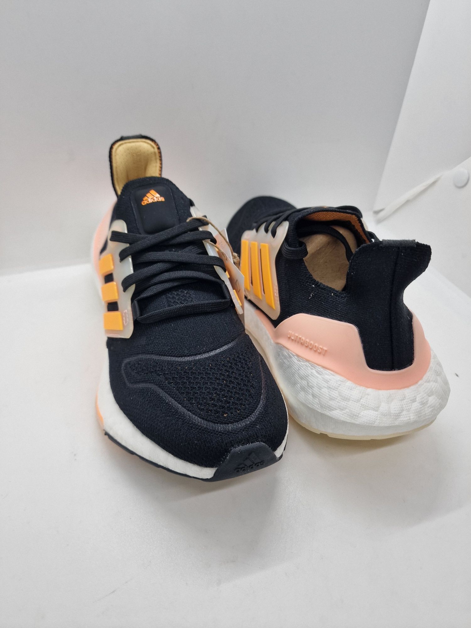 Adidas Ultraboost 22 GX5601 nr. 36,36 2/3,37 1/3,38,38 2/3