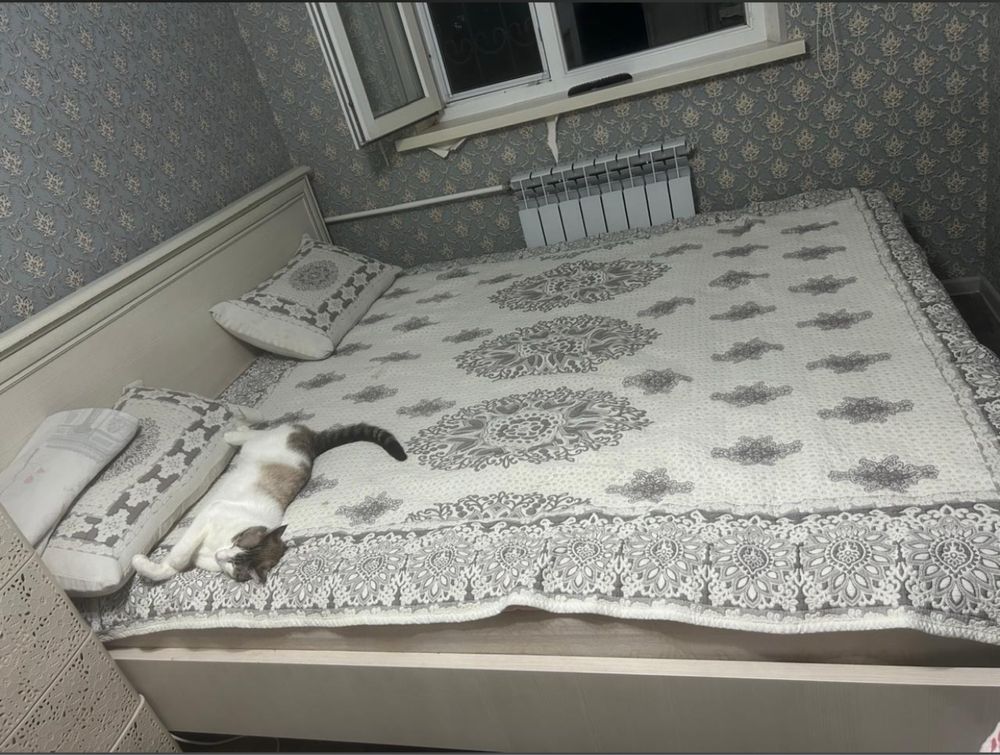 продается спальняя кровать