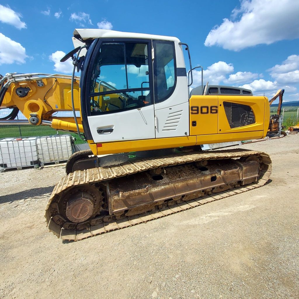 Excavator liebherr 906  pe senile