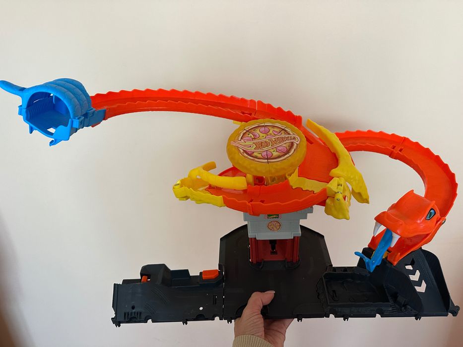 Hot Wheels® CITY Игрален комплект Атаката на кобрата