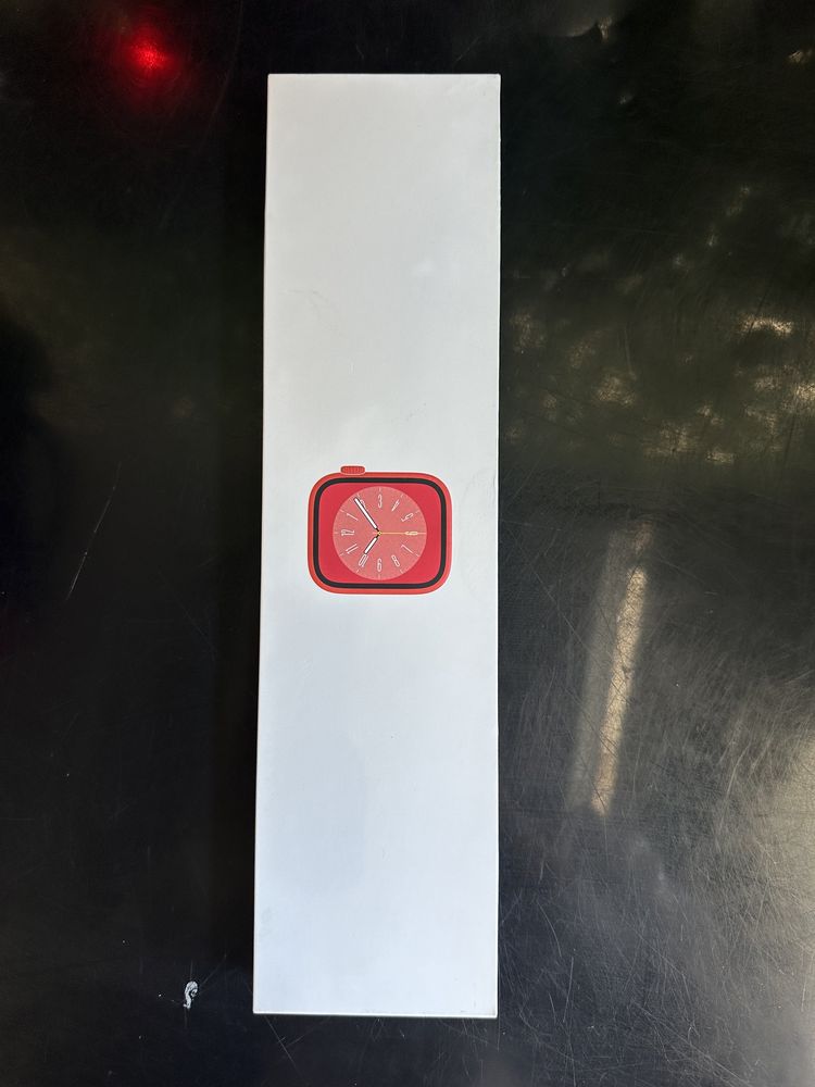 СРОЧНО Продается Apple Watch 8 серия 45 мм в красном цвете