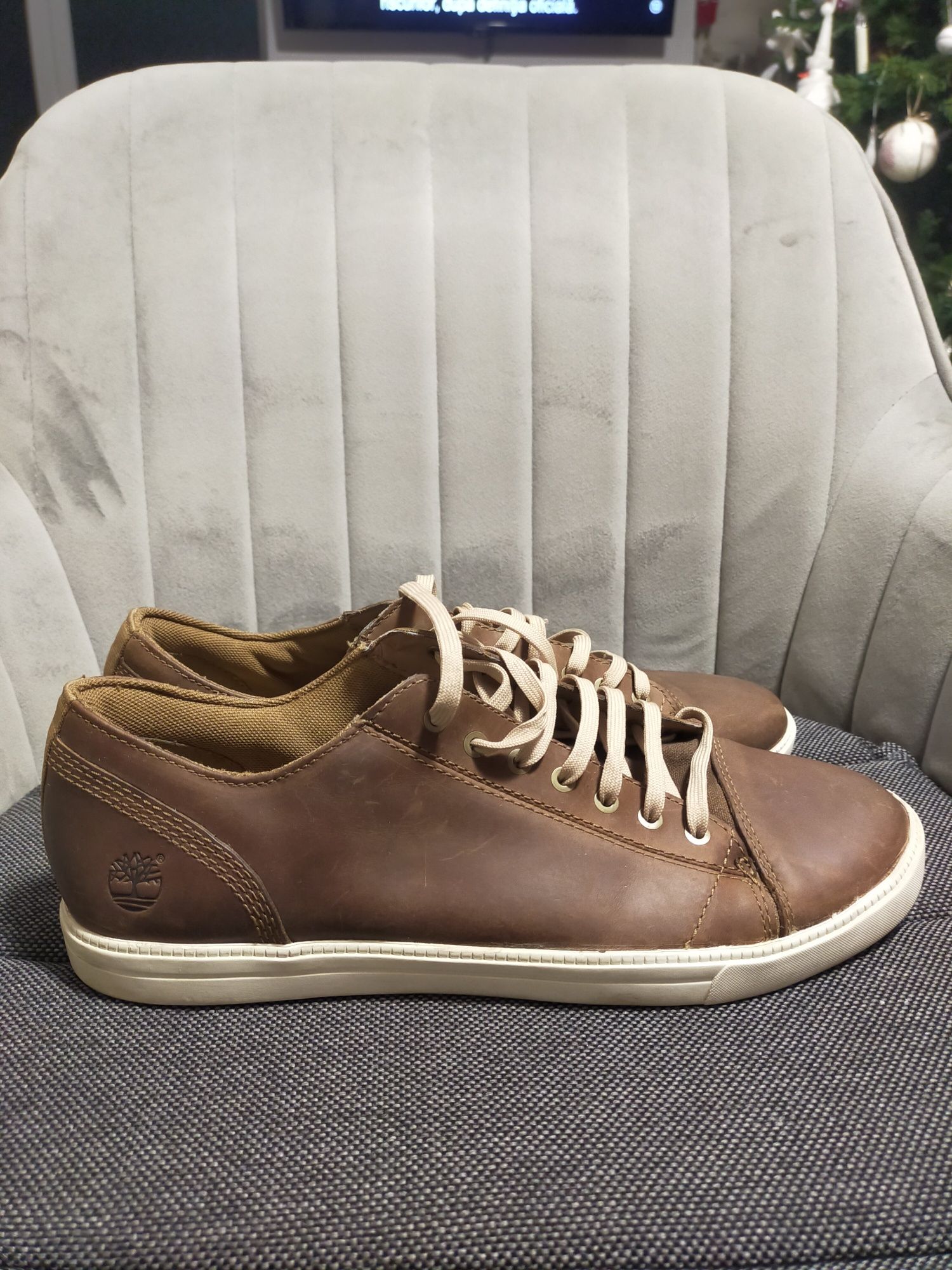 Vând pantofi sport TIMBERLAND mărimea 44