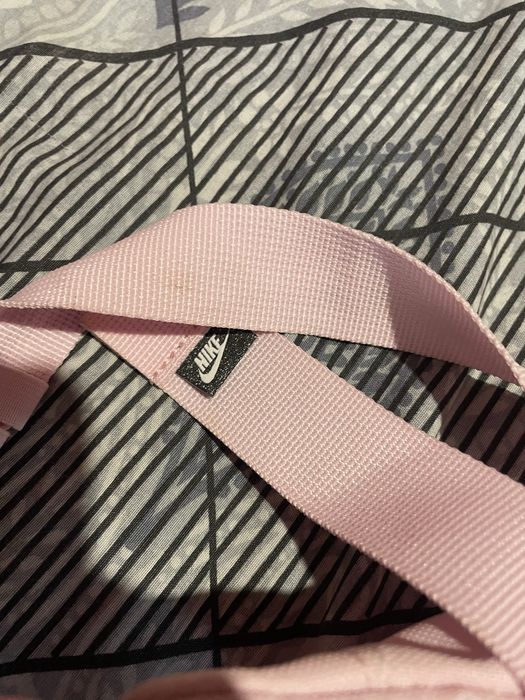 Дамска чантичка на Nike