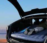 Самонадуваем матрак за Tesla Model Y