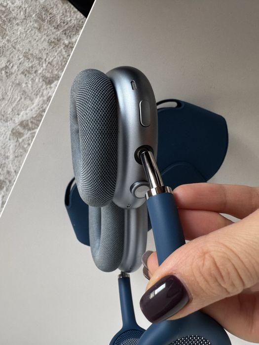 AirPods MAX в отличном состоянии