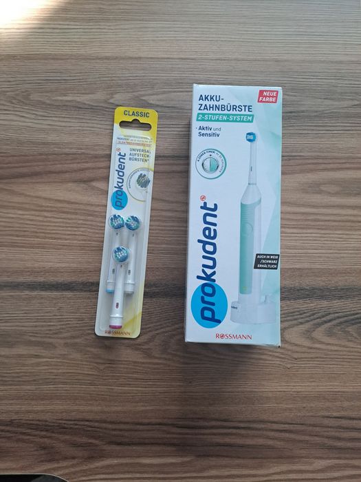 Електрическа четка за зъби със зарядно