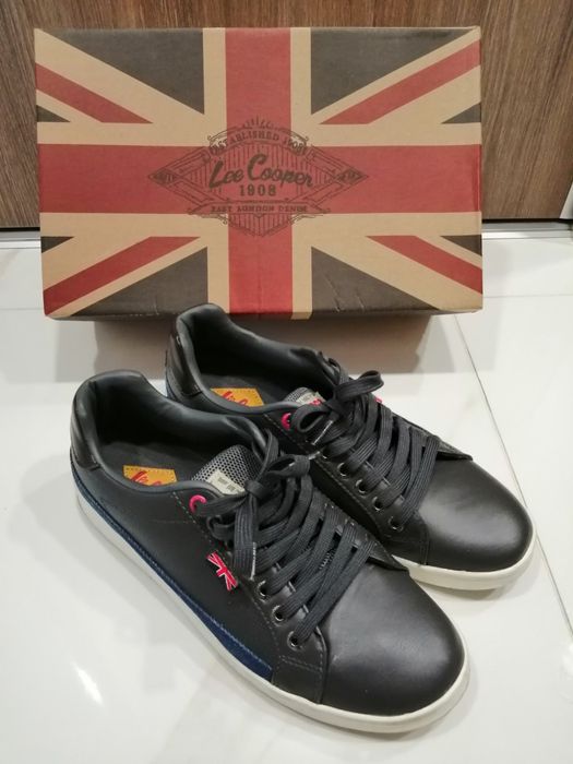 Продавам мъжки спортни обувки Lee Cooper