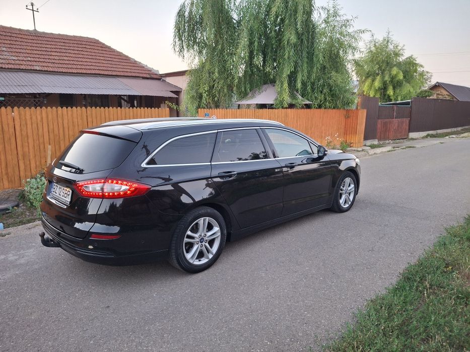 Vând Ford mondeo