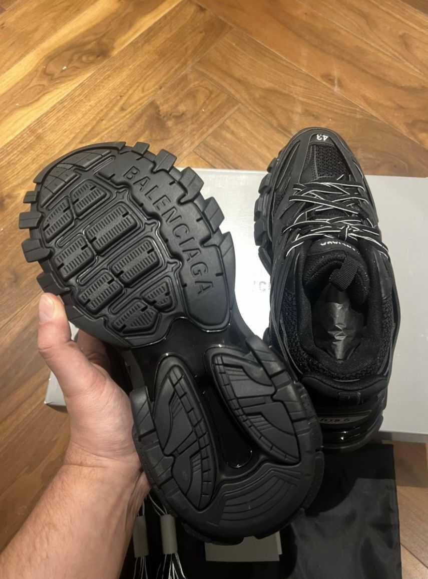 balenciaga track 43