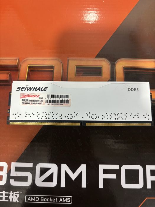 Ddr 5. 48 gb . Почти в новом состоянии!
