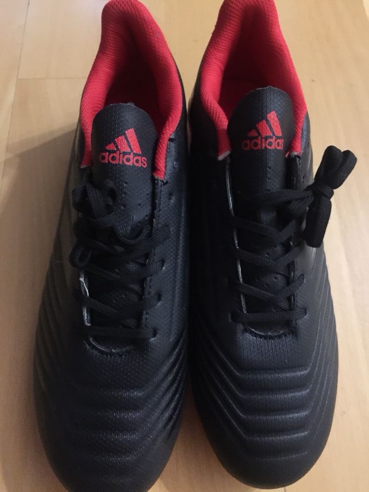 Футбольные бутсы Adidas Predator (обувь для футбола)