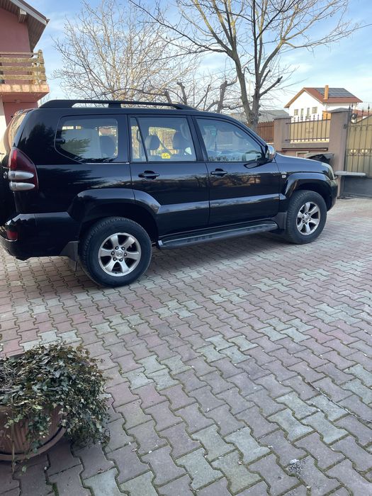 Vand Toyota Land Cruiser 120, 8 locuri
