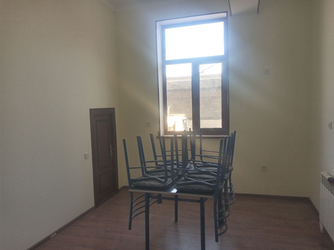 Ofis sotiladi 200000$
