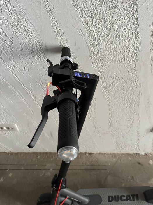 Trotineta electrica Ducati Pro-I Evo, 350W, Autonomie 25 km, 25 -A-