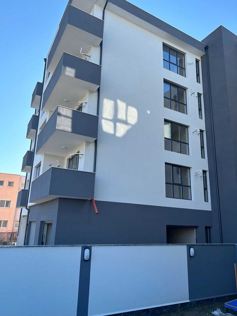 Продава се Тристаен апартамент в Поморие - 83 кв.м за 1049 €/кв.м - Снимка #6