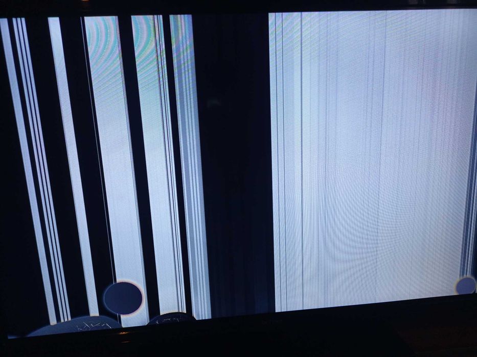 Телевизор Technika 32' Smart TV - за части