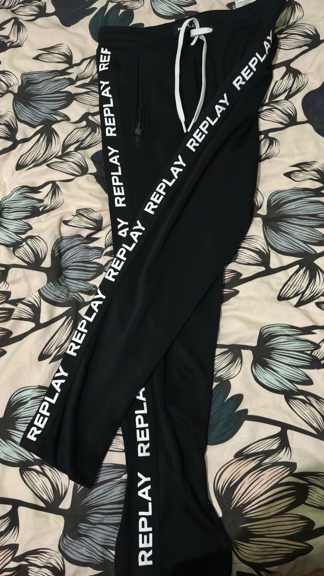 Pantaloni trening bărbați Replay