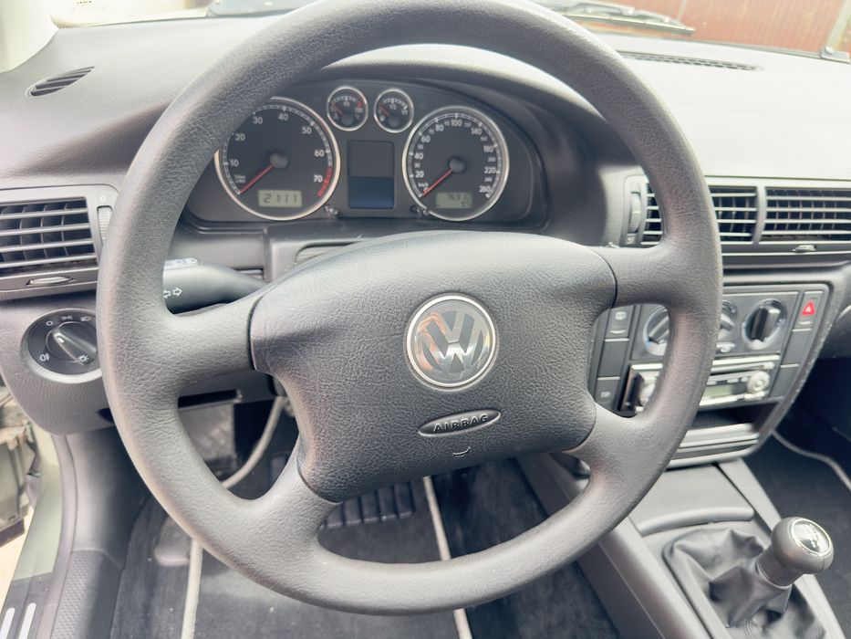 Volkswagen passat 1.6i 77.000KM