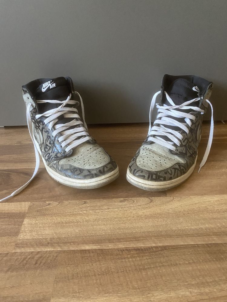 Jordan 1 Rebellionaire US9.5/EU43