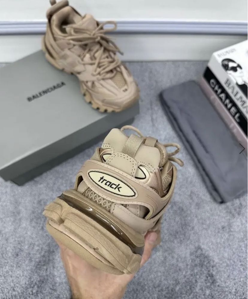 Balenciaga track