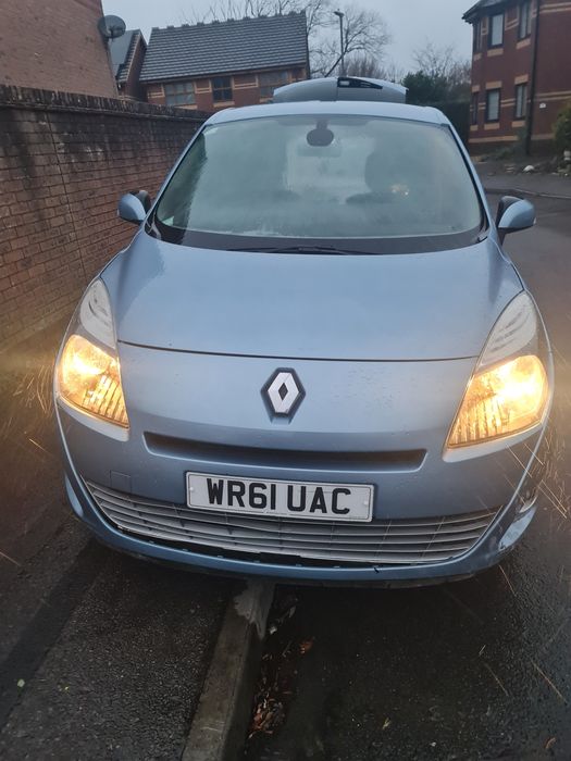 Renault grand scenic 1.5 diesel 2011