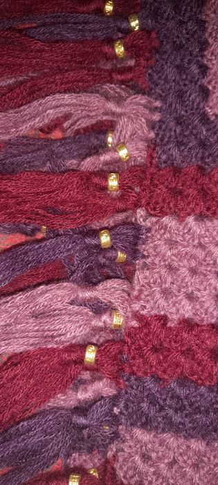 Продаёться вязанная женская накидка.феолетогого цвета.