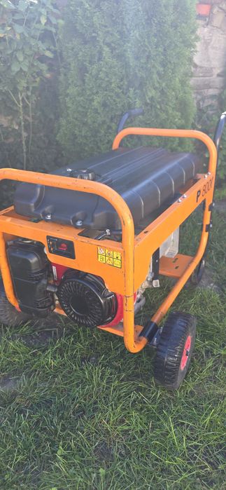 Generator trifazic cu motor Honda